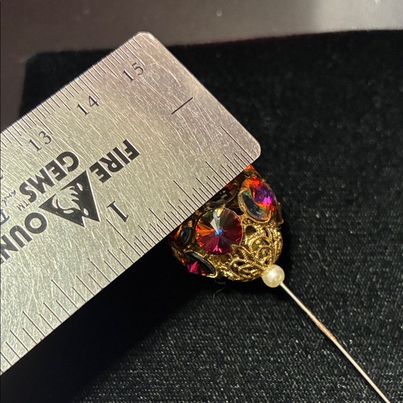 Elegant vintage 1950’s Gold with rhinestones in a Filigree hat Pin - Picture 3 of 12